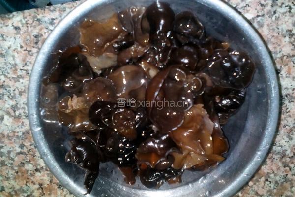 凉拌木耳的做法图解1