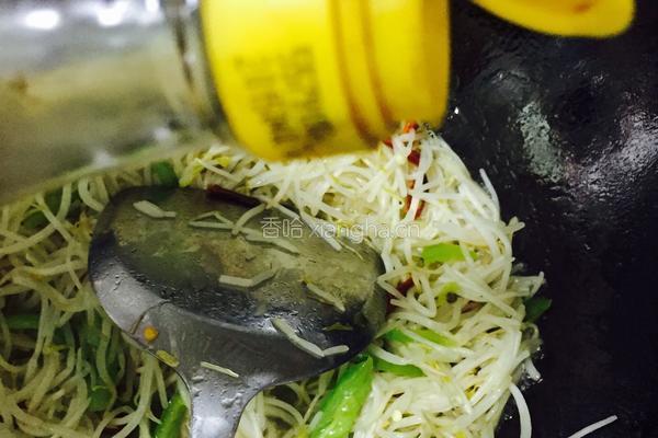 酸辣绿豆芽的做法图解6