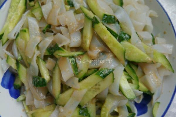 芝麻酱黄瓜拌宽粉的做法图解4