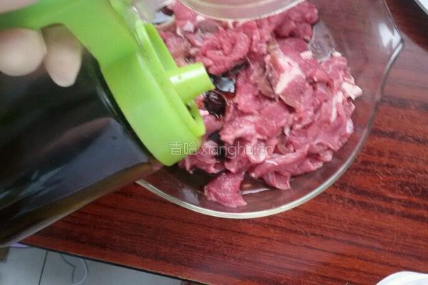 大葱爆羊肉的做法图解3