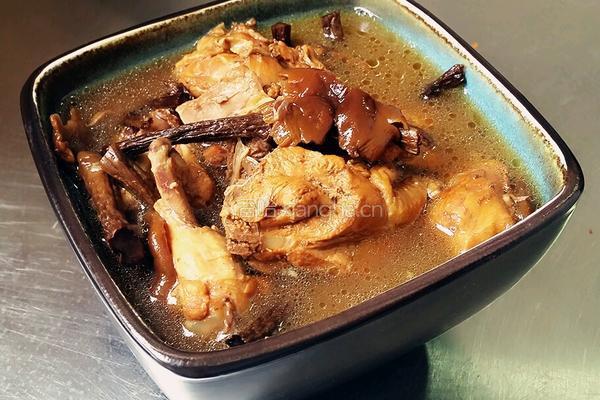 小鸡炖蘑菇的做法图解9