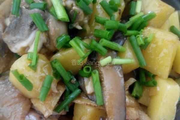 香菇土豆焖鸡