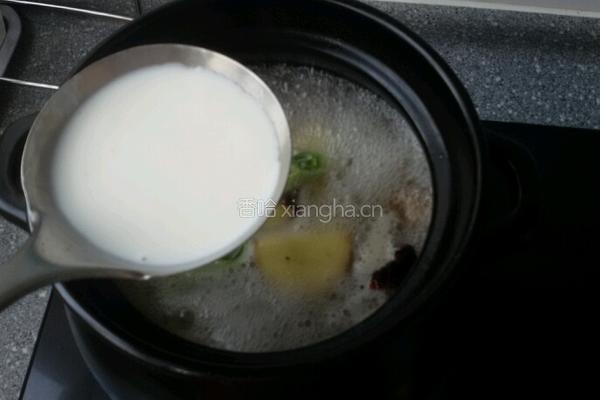 奶白鸭汤的做法图解5