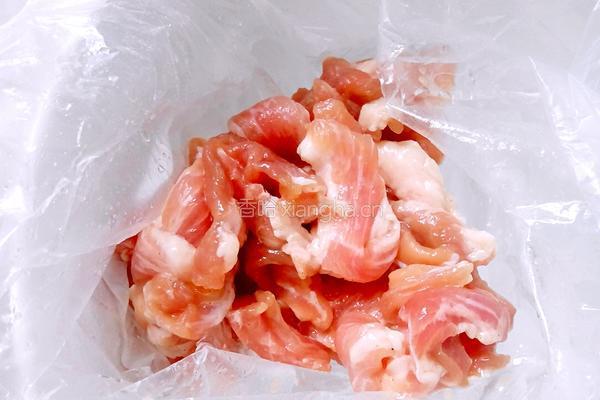尖椒豆片炒肉的做法图解2