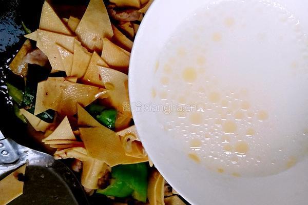 尖椒豆片炒肉的做法图解8