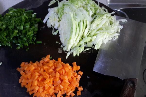 包菜肉沫饭的做法图解2