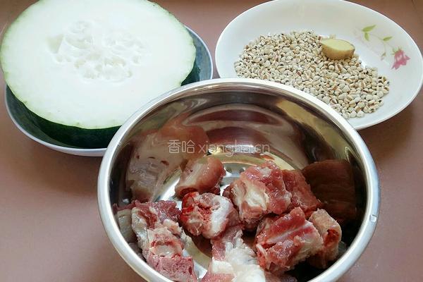 冬瓜薏米排骨汤的做法图解1