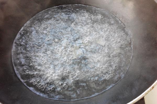 肉丝拌豇豆的做法图解2