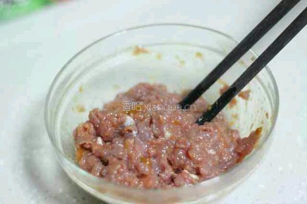 猪肉洋葱馅饼的做法图解2