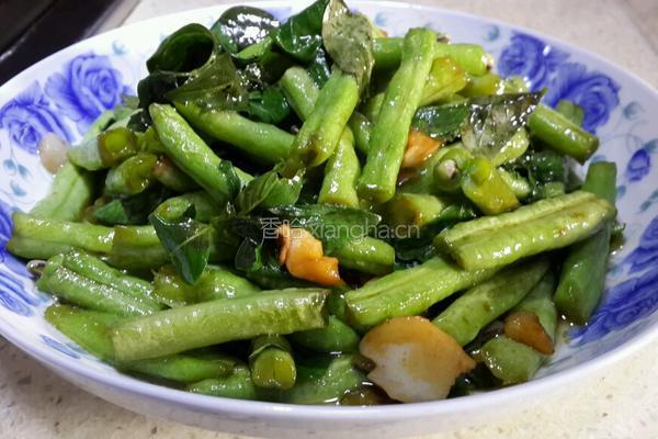 九层塔炒豆角的做法图解7