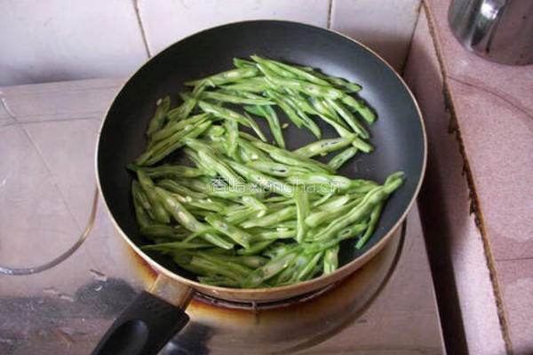 四季豆炒肉的做法图解3