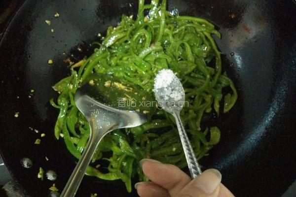 青椒炒肉丝的做法图解7