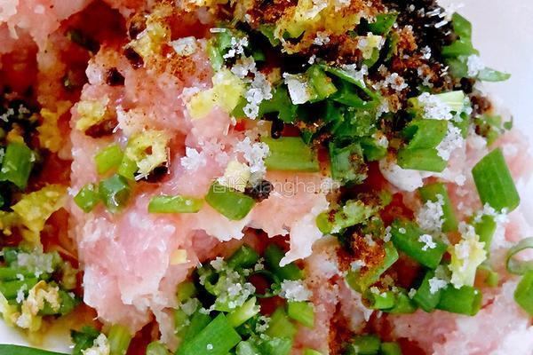 芹菜肉包子的做法图解2