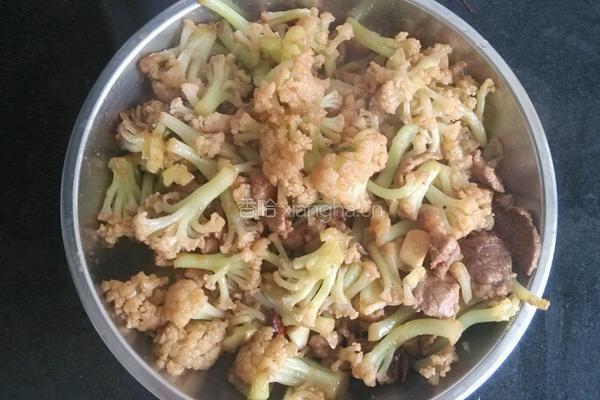 菜花炒肉的做法图解6