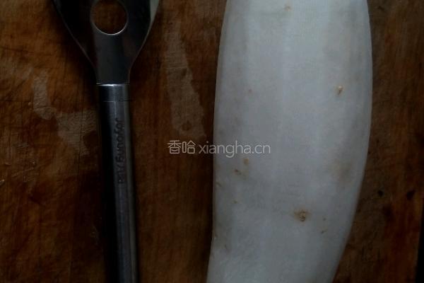 糖醋泡萝卜的做法图解1