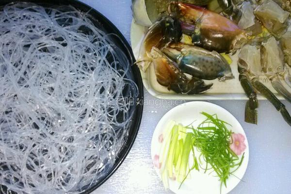 清蒸粉丝肉蟹的做法图解1