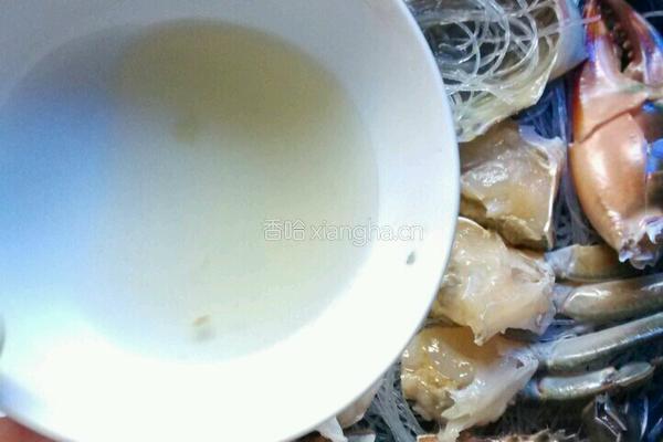 清蒸粉丝肉蟹的做法图解3