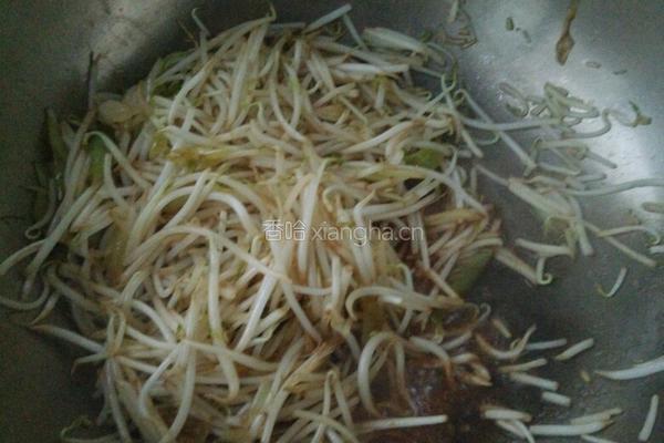 豆芽炒宽粉的做法图解4
