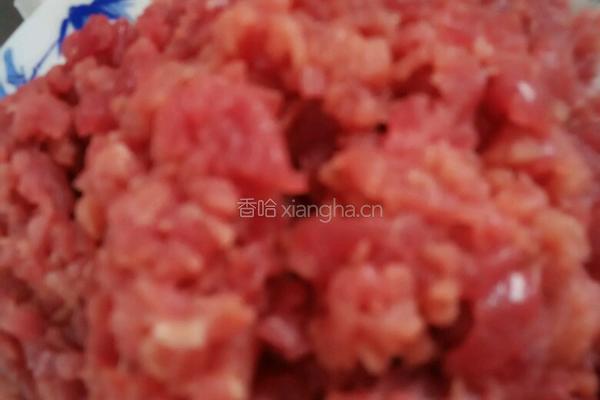 剁椒牛肉的做法图解1