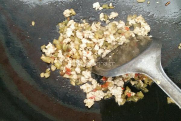 肉末榨菜蒸豆腐的做法图解3
