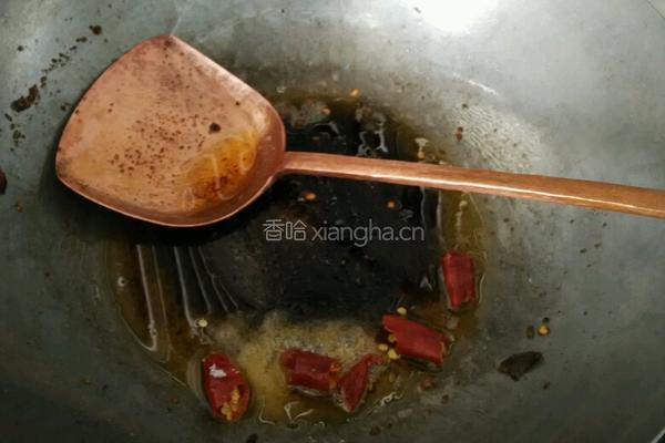 酸菜炒肉的做法图解2