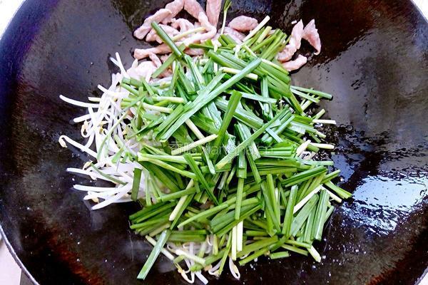 韭菜豆芽炒肉的做法图解9