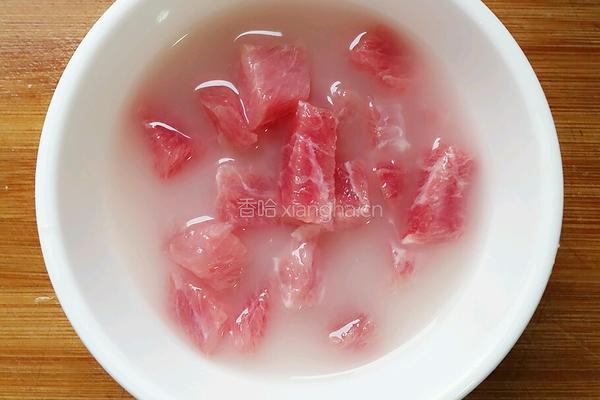 肉丁炒青红椒的做法图解4