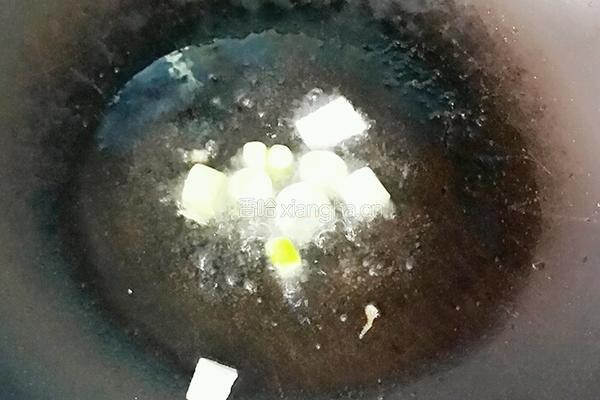 肉丁炒青红椒的做法图解5