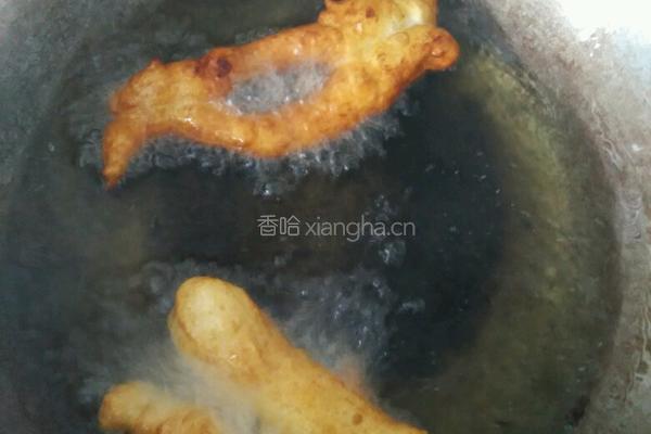 油条的做法图解6