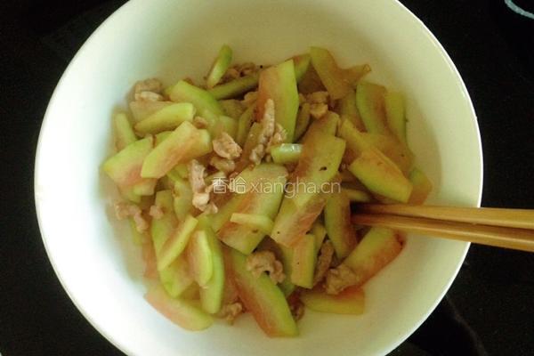 瘦肉丝炒西瓜翠衣的做法图解6