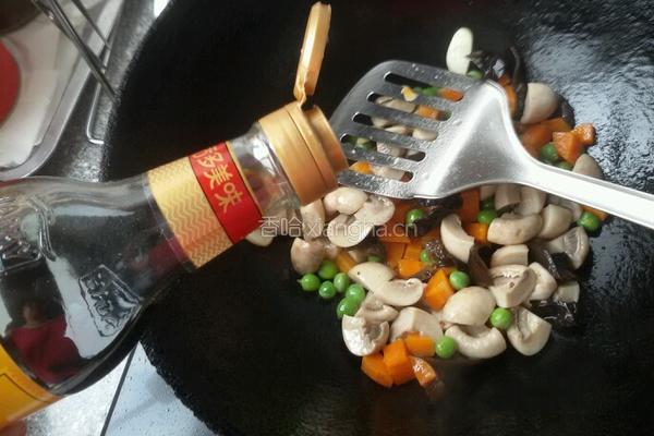 三丁炒蘑菇的做法图解6