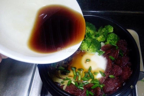 香肠煲仔饭的做法图解8