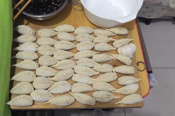 猪肉大葱饺子的做法图解3