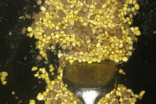 牛肉玉米粒的做法图解4