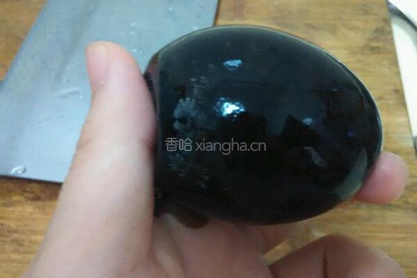 皮蛋拌豆腐的做法图解3