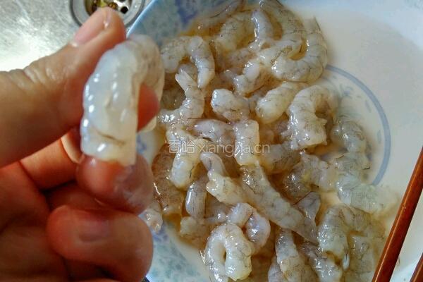 豆腐鲜虾羹的做法图解2