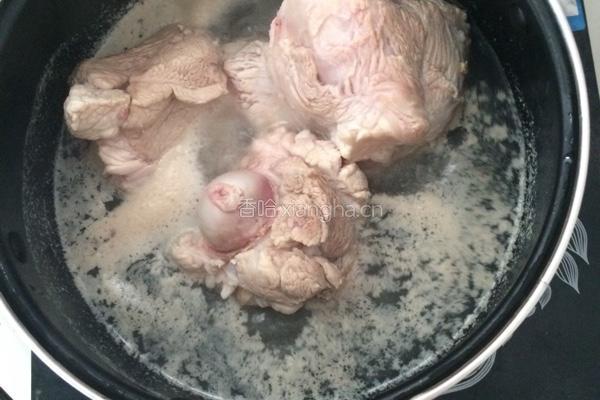 香菇山药大骨汤的做法图解2