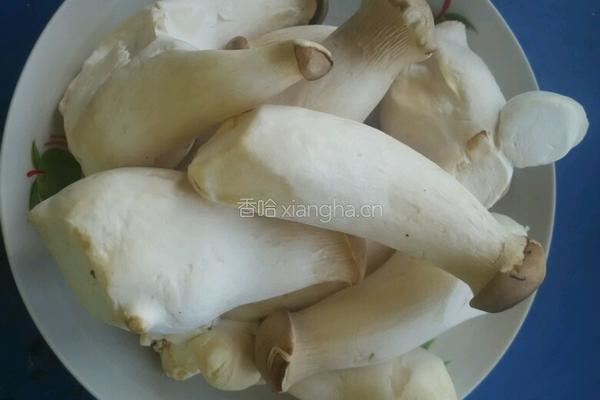 杏鲍菇炒鸡蛋的做法图解1