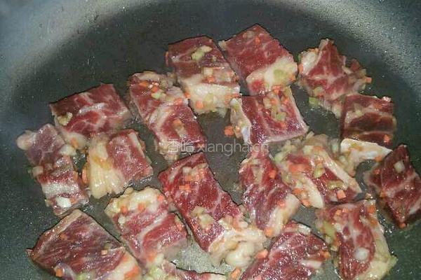 茄汁牛肉粒的做法图解4