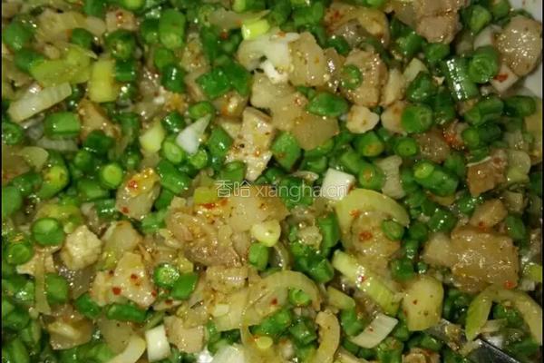 豇豆肉包子的做法图解1