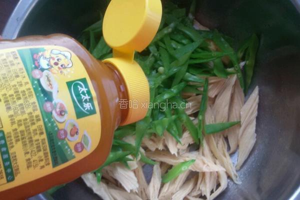 荷兰豆拌腐竹的做法图解5