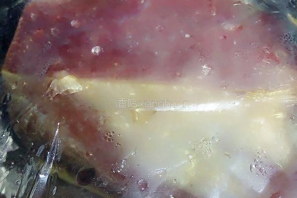 腊肉炒西芹的做法图解1