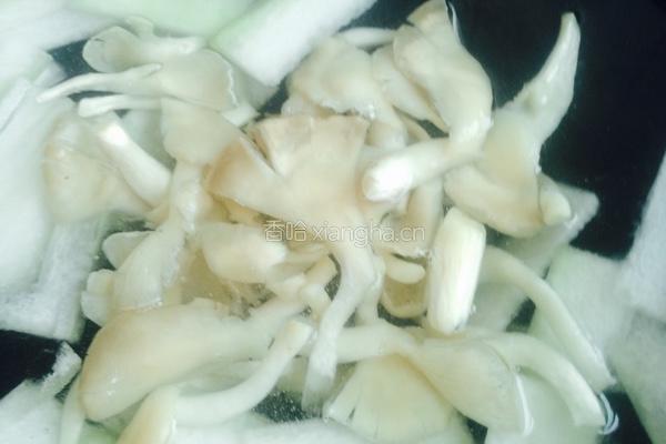 冬瓜蘑菇紫菜汤的做法图解4