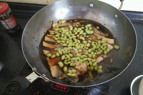 毛豆烧鲢鱼的做法图解10