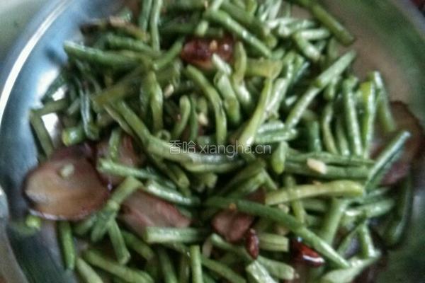 长豆角，炒腊肉的做法图解1