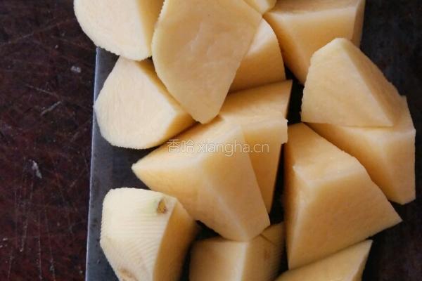 茄子炖土豆的做法图解1