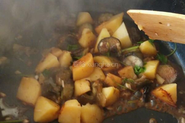 茄子炖土豆的做法图解7