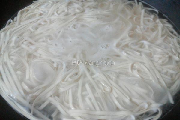 家常炒挂面的做法图解2
