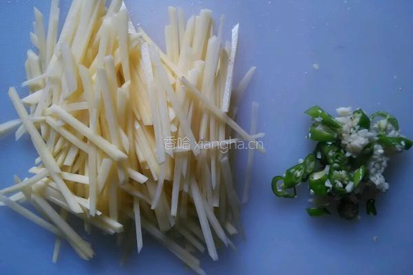 凉拌土豆丝的做法图解2