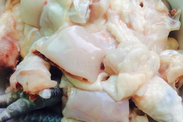 茶树菇烧鸡肉的做法图解1